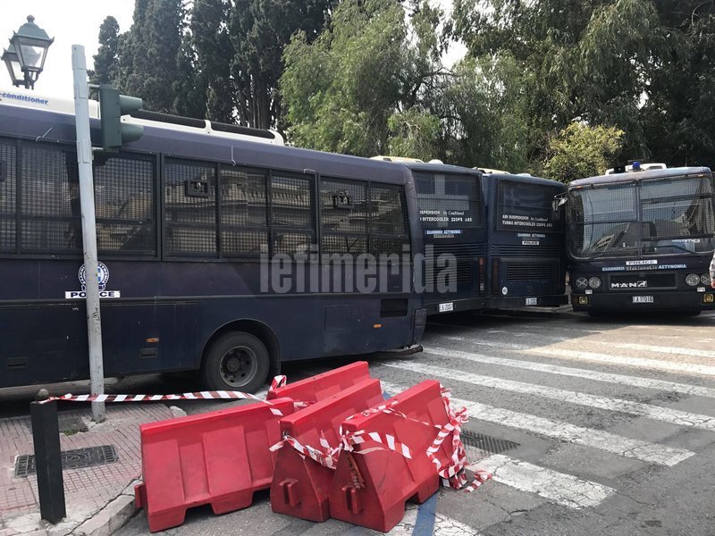 Πορεία διαμαρτυρίας συνταξιούχων προς το Μαξίμου -Περικοπές και λιτότητα λυγίζουν τα γηρατειά [εικόνες] | iefimerida.gr 5