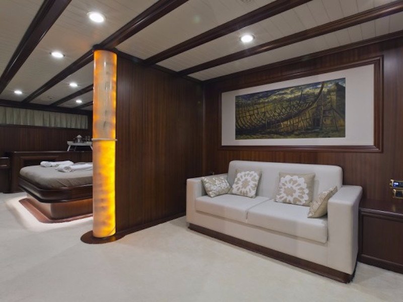 Πωλείται το πολυτελέστατο γιοτ του Τζέιμς Μποντ στο Skyfall -Για 10 εκατ. ευρώ [εικόνες & βίντεο] | iefimerida.gr 2