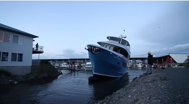 Ιδού πώς καταστρέφεται ένα σούπερ γιοτ αξίας 10 εκατομμυρίων δολαρίων -Η γκάφα που σοκάρει [εικόνες&βίντεο] | iefimerida.gr 2