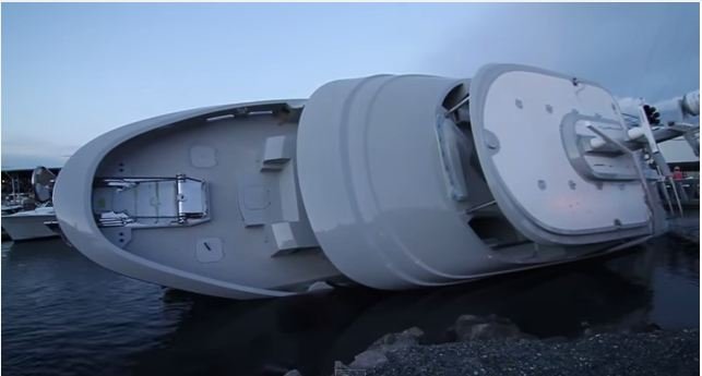 Ιδού πώς καταστρέφεται ένα σούπερ γιοτ αξίας 10 εκατομμυρίων δολαρίων -Η γκάφα που σοκάρει [εικόνες&βίντεο] | iefimerida.gr 4