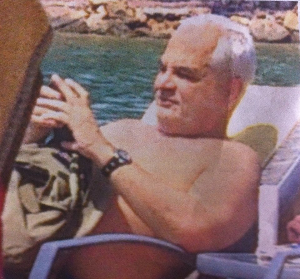 Οι καλοκαιρινές βουτιές του Γιάννη Πρετεντέρη σε γνωστή παραλία της Αττικής [εικόνες] | iefimerida.gr 2