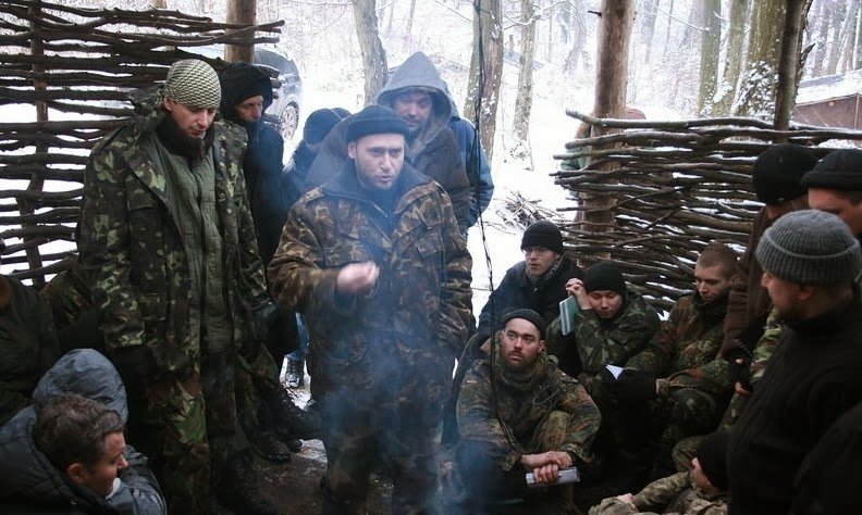 Η Ρωσία εκδίδει ένταλμα σύλληψης για τον σκληρό ναζί αρχηγό της ουκρανικής ακροδεξιάς [εικόνες] | iefimerida.gr 5