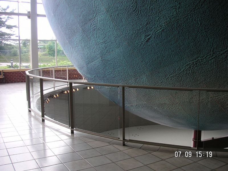 «Eartha»: Η μεγαλύτερη υδρόγειος σφαίρα του κόσμου ζυγίζει 2.500 κιλά [εικόνες]  | iefimerida.gr 3