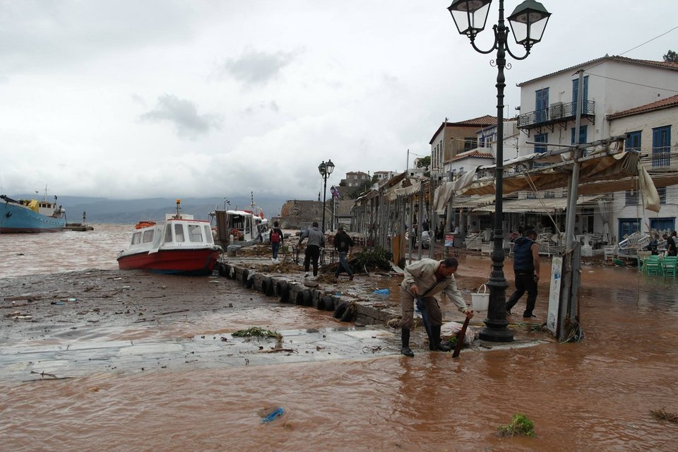 Υδρα: Εκκληση για συμπαράσταση στους πληγέντες -Πρωτοφανής η θεομηνία που χτύπησε το νησί [εικόνες]   | iefimerida.gr 2