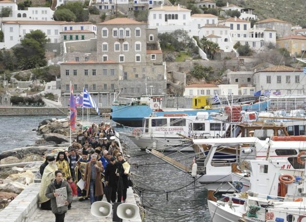 Με λαμπρότητα γιορτάστηκαν τα Θεοφάνεια σε όλη τη χώρα  [εικόνες] | iefimerida.gr 53