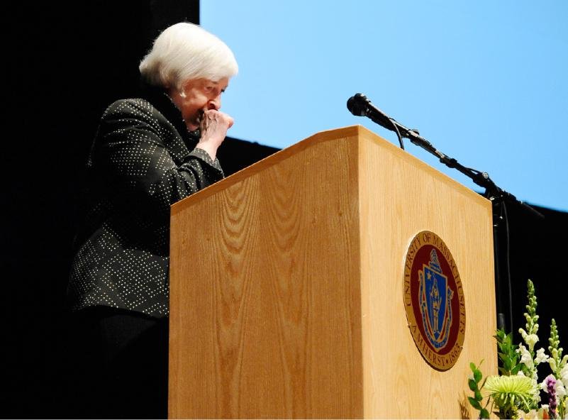 Η πρόεδρος της κεντρικής τράπεζας των ΗΠΑ κατέρρευσε σε ομιλία της [βίντεο] | iefimerida.gr 0