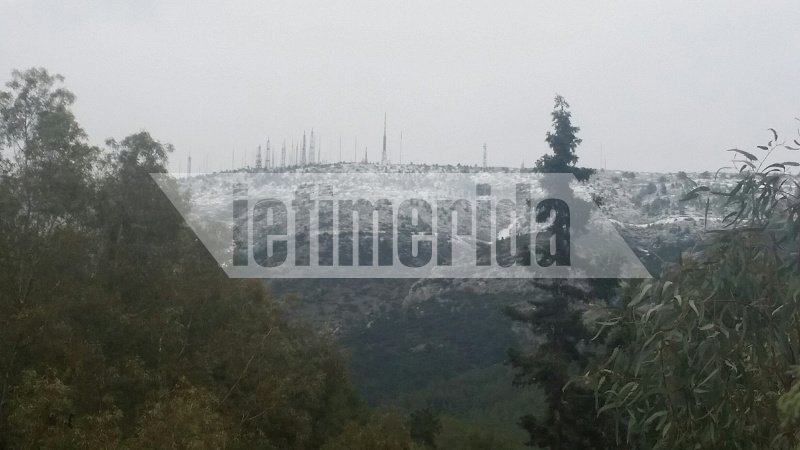 Τα πρώτα χιόνια έπεσαν στον Υμηττό -Στα λευκά ντύνεται η Αττική [εικόνες] | iefimerida.gr 1