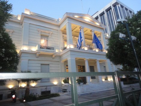 Αυτοψία στα γραφεία υπουργών: Ποιοι υπουργοί εργάζονται ως αργά το βράδυ [εικόνες] | iefimerida.gr 0