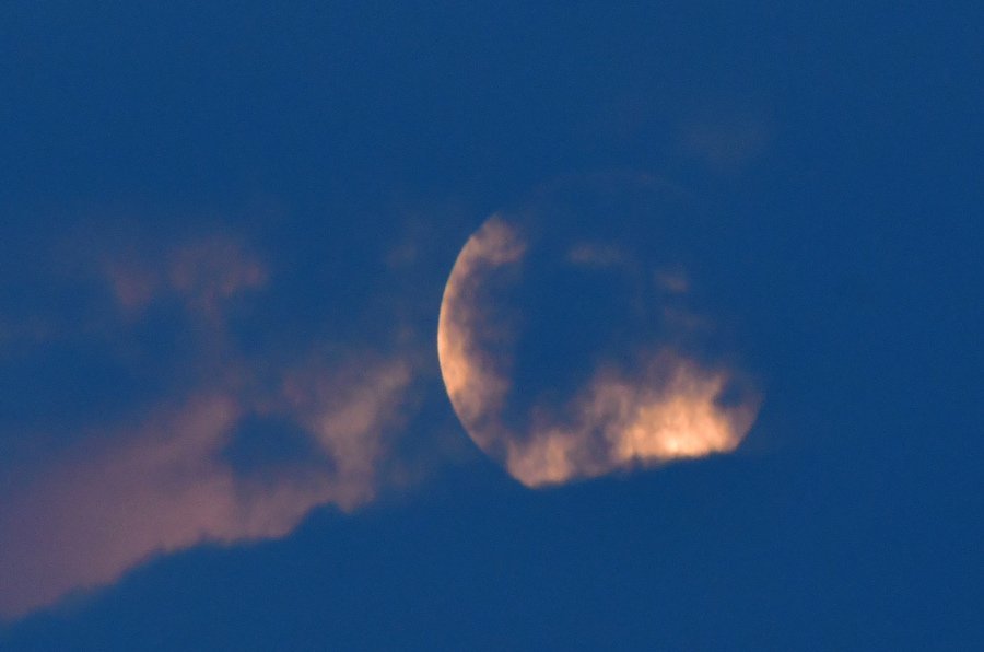 Μαγεία στον ουρανό: Η τελευταία υπερπανσέληνος του έτους συμπίπτει με την εαρινή ισημερία [εικόνες] | iefimerida.gr 3