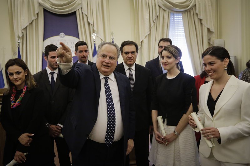 Ολα όσα έγιναν στο ΥΠΕΞ, στην τελετή ορκωμοσίας των νέων διπλωματών [εικόνες] | iefimerida.gr 0