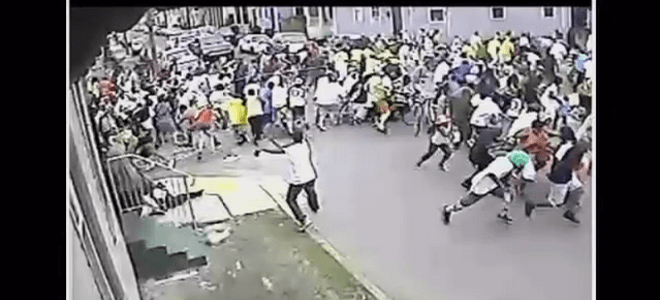 Αυτός είναι ο ύποπτος που αιματοκύλησε την παρέλαση για την Ημέρα της Μητέρας [εικόνες&βίντεο] | iefimerida.gr 4