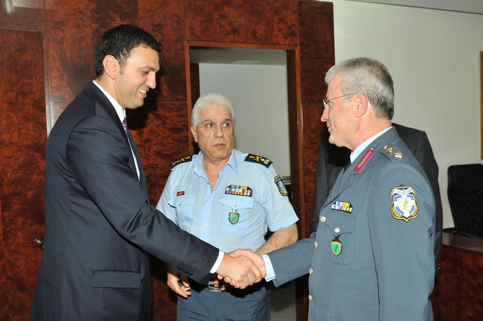 Αυτή είναι η ομάδα Δίας που συνέλαβε τον Μαζιώτη -Η επίσκεψη Κικίλια και οι ευχαριστίες Σαμαρά [εικόνες] | iefimerida.gr 1