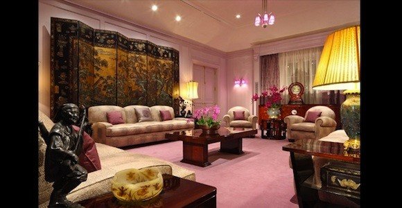 Γιούρι Μίλνερ, ο βαθύπλουτος Ρώσος που τρώει μόνο σολομό και ομελέτα για να μη χάνει χρόνο [εικόνες] | iefimerida.gr 4