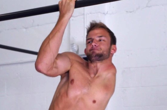 Ο μποντιμπιλντεράς με ένα χέρι που νίκησε τη μοίρα του [εικόνες & βίντεο]  | iefimerida.gr 2