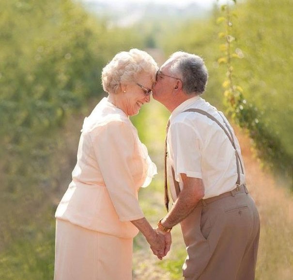 O έρωτας χρόνια δεν κοιτά – Οταν οι «μαθουσάλες» παντρεύονται [εικόνες]  | iefimerida.gr 9
