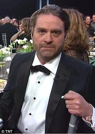 Εμεινε μισός o Γαλιφιανάκης [εικόνες] | iefimerida.gr 2