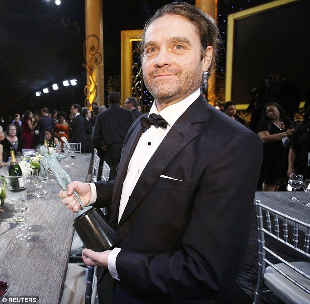 Εμεινε μισός o Γαλιφιανάκης [εικόνες] | iefimerida.gr 4