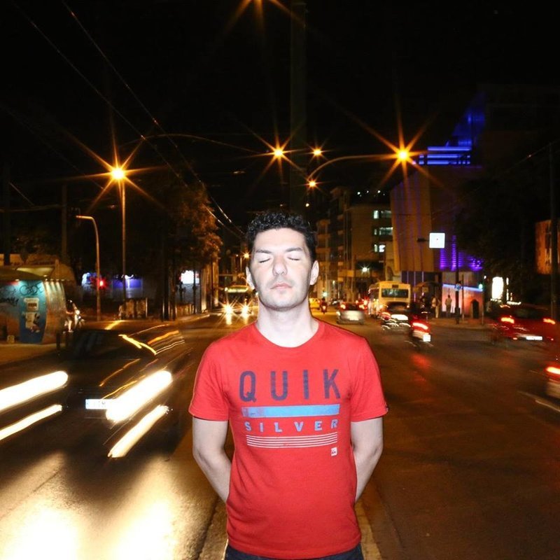 Ζαχαρίας Κωστόπουλος: Ο άντρας που εισέβαλε και έχασε τη ζωή του στο κοσμηματοπωλείο της Ομόνοιας [εικόνες] | iefimerida.gr 0