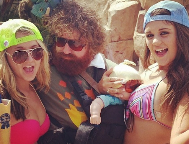 O σωσίας που κερδίζει 240.000 δολάρια για να κάνει τον Γαλυφιανάκη [εικόνες] | iefimerida.gr 5