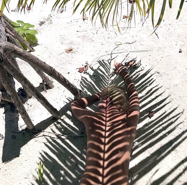 Σάλος στη Μόσχα με τις αποκαλυπτικές φωτογραφίες της συζύγου του υφ. Αμυνας [εικόνες] | iefimerida.gr 0