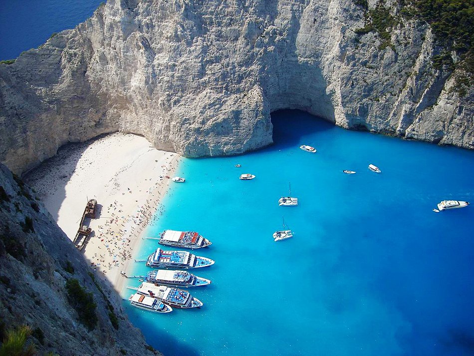 Αμερικανίδα δημοσιογράφος με σκιστά μάτια ξετρελαμένη με τη χώρα μας: Οι 5 θεϊκές παραλίες της Ελλάδας [εικόνες] | iefimerida.gr 5