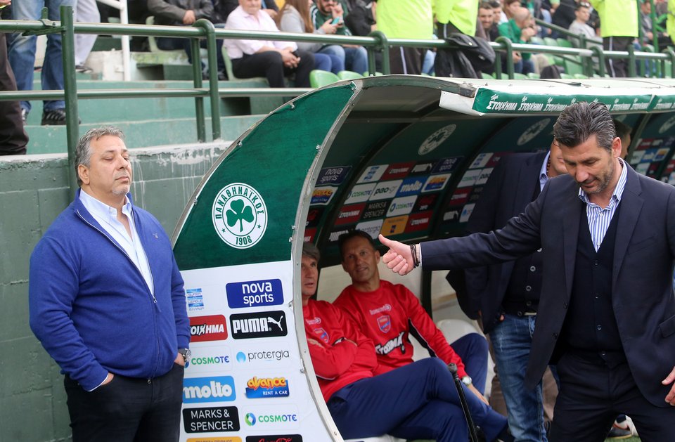 Το «αυστηρό» βλέμμα του Ζαμάνη στον Ουζουνίδη - Αρνήθηκε τη χειραψία [εικόνες] | iefimerida.gr 2