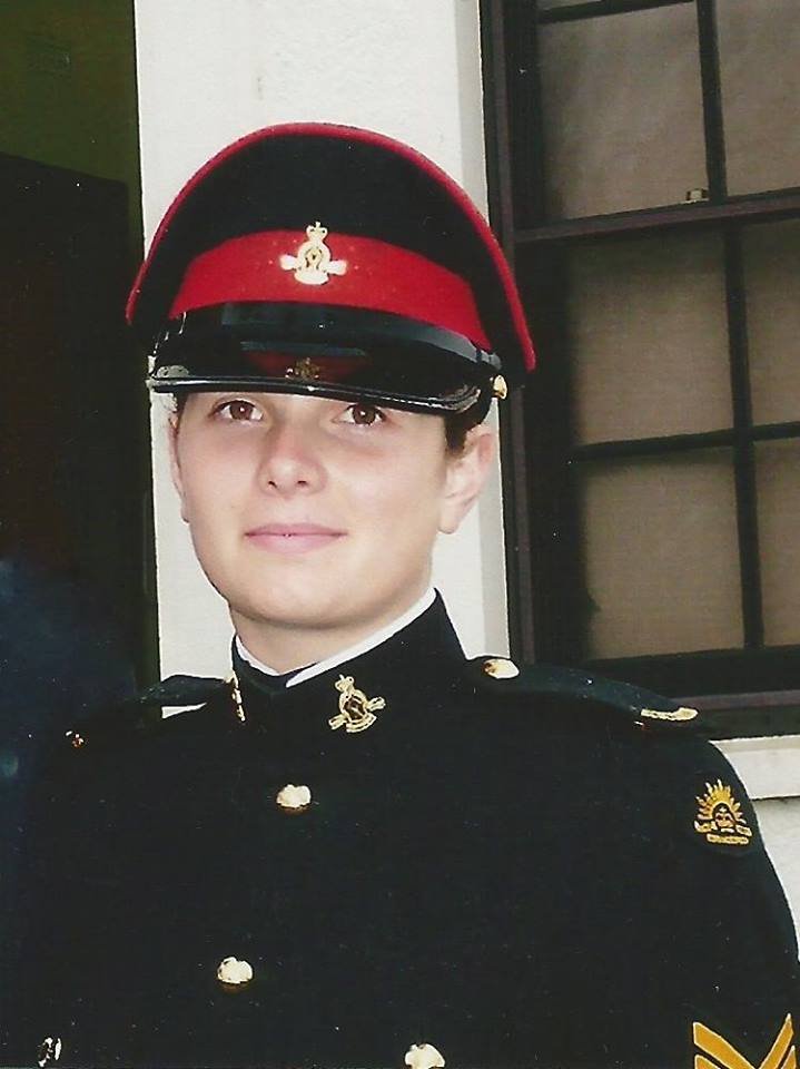 Από το μέτωπο του Ιράκ-Αφγανιστάν στη μάχη της πολιτικής-Η 31χρονη λοχαγός στο ψηφοδέλτιο ΔΗΚΟ [εικόνες] | iefimerida.gr 2