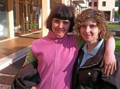 15χρονη ακραία φαν της Μέρκελ: Εχει το ίδιο κούρεμα, φορά τα ίδια σακάκια και αλληλογραφεί με την καγκελάριο [εικόνες] | iefimerida.gr 0