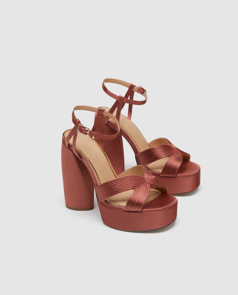 Τα 5 σατέν κομμάτια που δεν πρέπει να λείπουν από καμία γυναικεία ντουλάπα [εικόνες] | iefimerida.gr 4