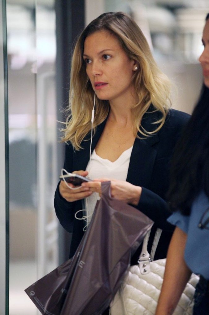 Oταν η Βίκυ Καγιά κάνει ψώνια στο Zara [εικόνες] | iefimerida.gr 0