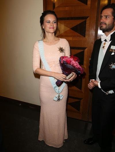 Και οι διάσημες φοράνε Zara και Η&Μ - Δείτε ποιες προτιμούν τα φτηνά και ωραία ρούχα [εικόνες] | iefimerida.gr 4