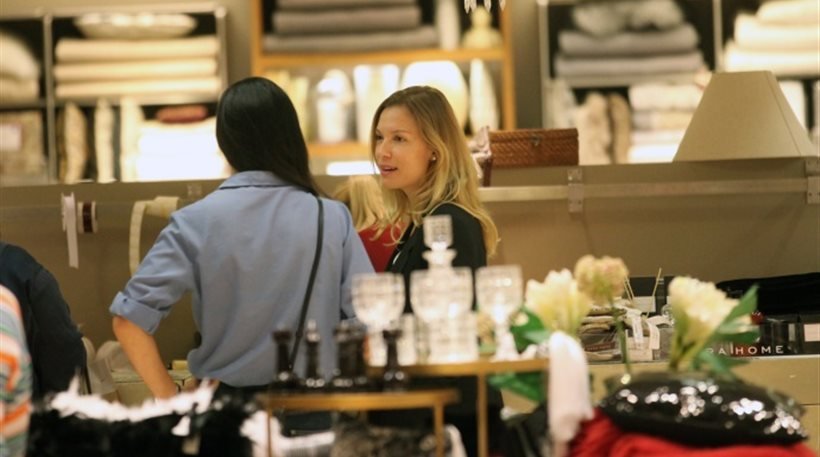 Oταν η Βίκυ Καγιά κάνει ψώνια στο Zara [εικόνες] | iefimerida.gr 3