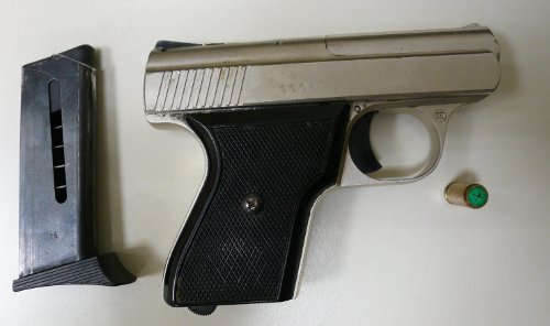 «Οπλοστάσιο» είχε ο ζαχαροπλάστης που πυροβόλησε στον αέρα για να εκφοβίσει εφοριακό [εικόνες] | iefimerida.gr 4