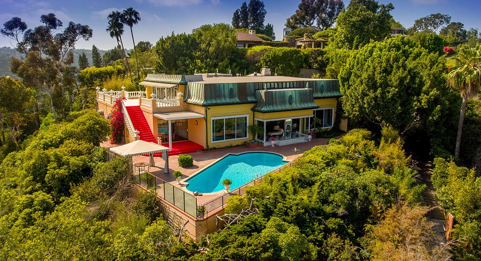 Η Ζα Ζα Γκαμπόρ ζούσε σε ένα πραγματικά χολιγουντιανό σπίτι [εικόνες] | iefimerida.gr 0