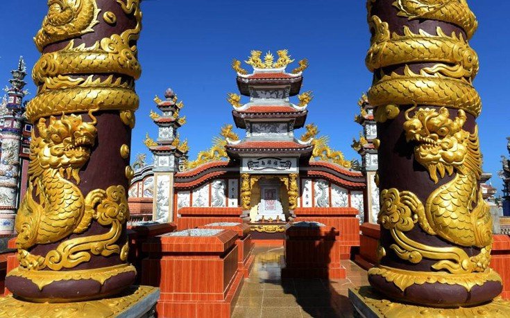 Ενα νεκροταφείο με στυλ: Εκεί που οι νεκροί αναπαύονται μέσα στη χλιδή [εικόνες]  | iefimerida.gr 0