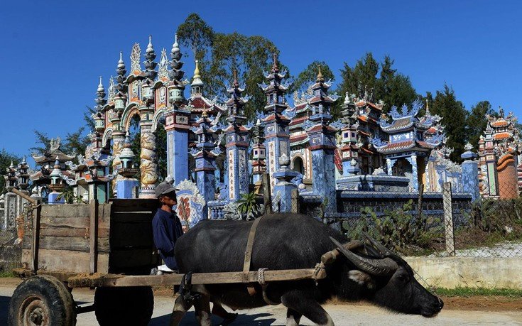 Ενα νεκροταφείο με στυλ: Εκεί που οι νεκροί αναπαύονται μέσα στη χλιδή [εικόνες]  | iefimerida.gr 4