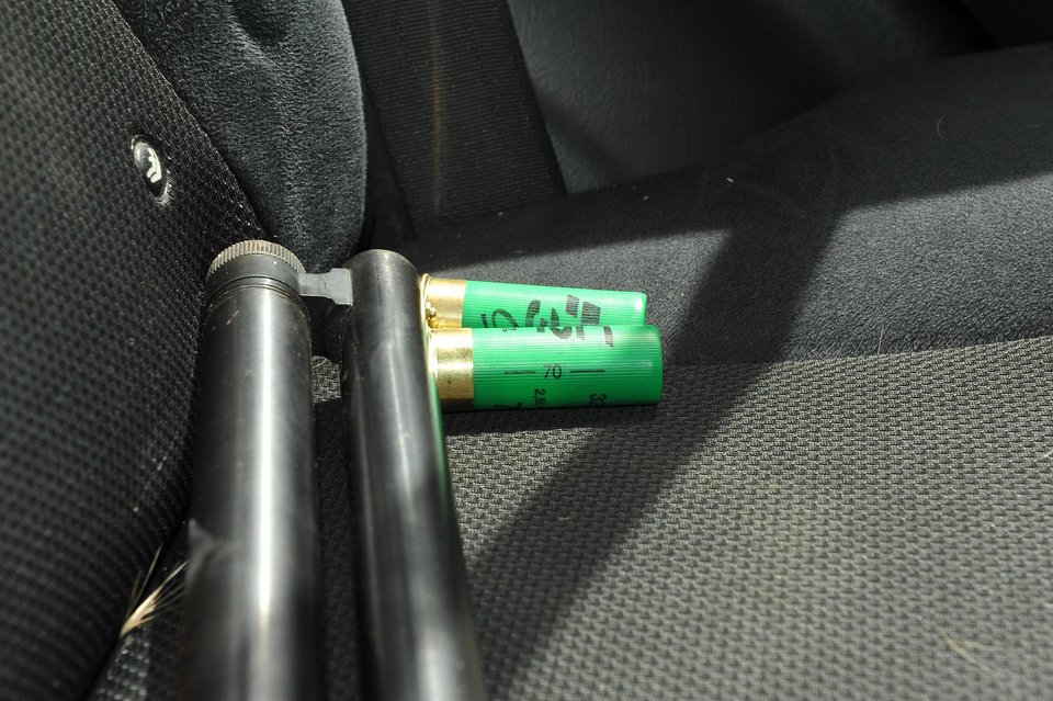 Επιχείρηση της ΕΛ.ΑΣ. στο Ζεφύρι: Βρέθηκαν όπλα και πλήθος κλοπιμαίων [εικόνες&βίντεο] | iefimerida.gr 2