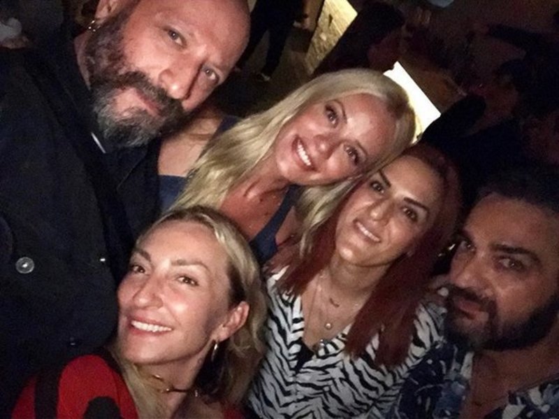 Το πάρτι γενεθλίων της Μακρυπούλια -Με τον Χατζηγιάννη και καλούς φίλους [εικόνες & βίντεο] | iefimerida.gr 0