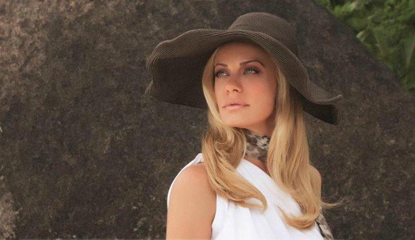 Η Ζέτα Μακρυπούλια φωτογραφίζεται στις Σεϋχέλλες [εικόνες] | iefimerida.gr 4