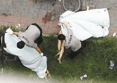 Τραγικό τέλος για δύο εραστές: Εκαναν σεξ στο παράθυρο, έπεσαν στο κενό και σκοτώθηκαν [εικόνες] | iefimerida.gr 0