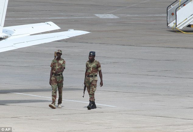 Μυστήριο με πτώμα στη Ζιμπάμπουε -Εντοπίστηκε σε αεροπλάνο γεμάτο χρήματα [εικόνες] | iefimerida.gr 1