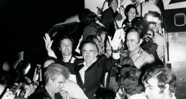 Πέθανε ο Μιχάλης Ζιάγκας, ο πιστός γραμματέας του Ανδρέα Παπανδρέου [εικόνες] | iefimerida.gr 1