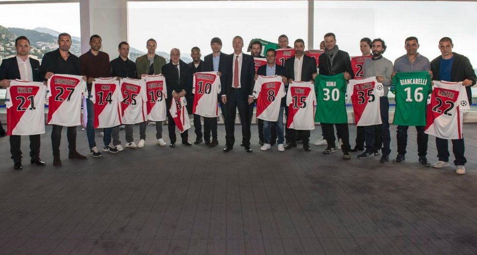 Η Μονακό τίμησε τον Ακη Ζήκο και τους «ήρωες» του 2004 [εικόνα] | iefimerida.gr 0