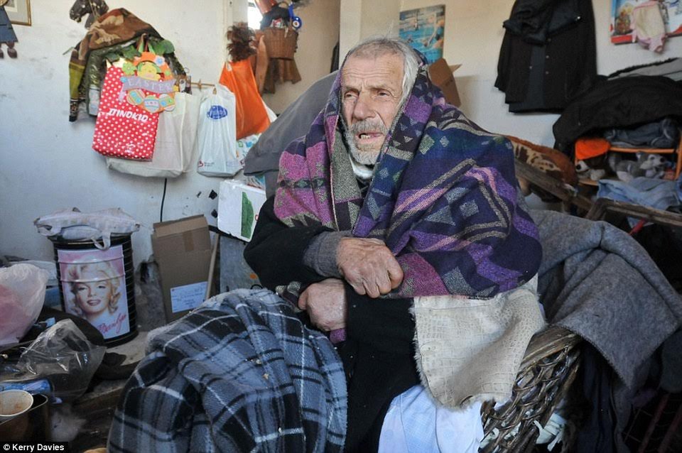 Πέθανε ο άστεγος του Ελληνικού | iefimerida.gr 0