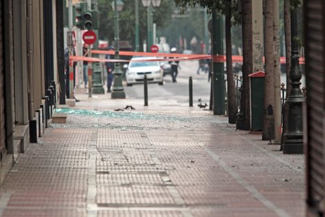 Χάος από τη βόμβα στο κέντρο της Αθήνας -Ανυπολόγιστες ζημιές σε κτίρια και καταστήματα [εικόνες] | iefimerida.gr 0