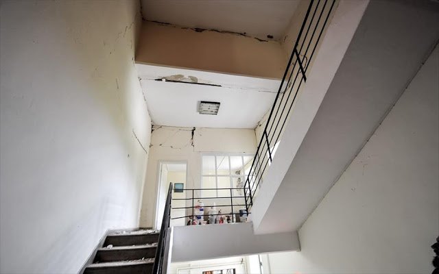 Στο χορό των μετασεισμών η Ηπειρος: 2η νύχτα στις πλατείες οι Γιαννιώτες [εικόνες] | iefimerida.gr 4