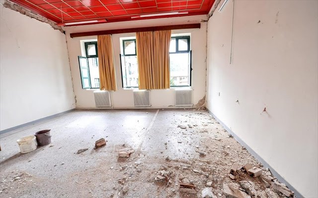 Στο χορό των μετασεισμών η Ηπειρος: 2η νύχτα στις πλατείες οι Γιαννιώτες [εικόνες] | iefimerida.gr 5