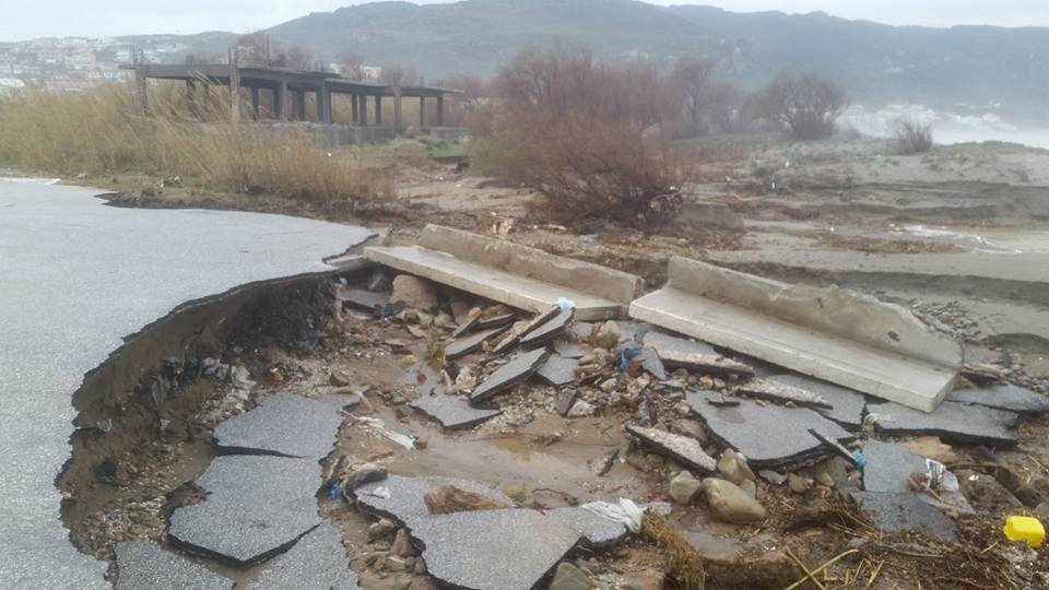 Ζημιές 2 εκατομμυρίων ευρώ στους δρόμους της Κρήτης από την κακοκαιρία [εικόνες] | iefimerida.gr 1