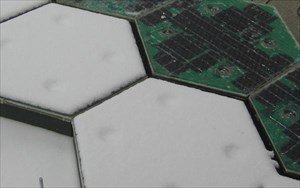 Οικολογικό ηλιακό οδόστρωμα που λιώνει το χιόνι, σχεδιάζουν στις ΗΠΑ [εικόνες] | iefimerida.gr 1