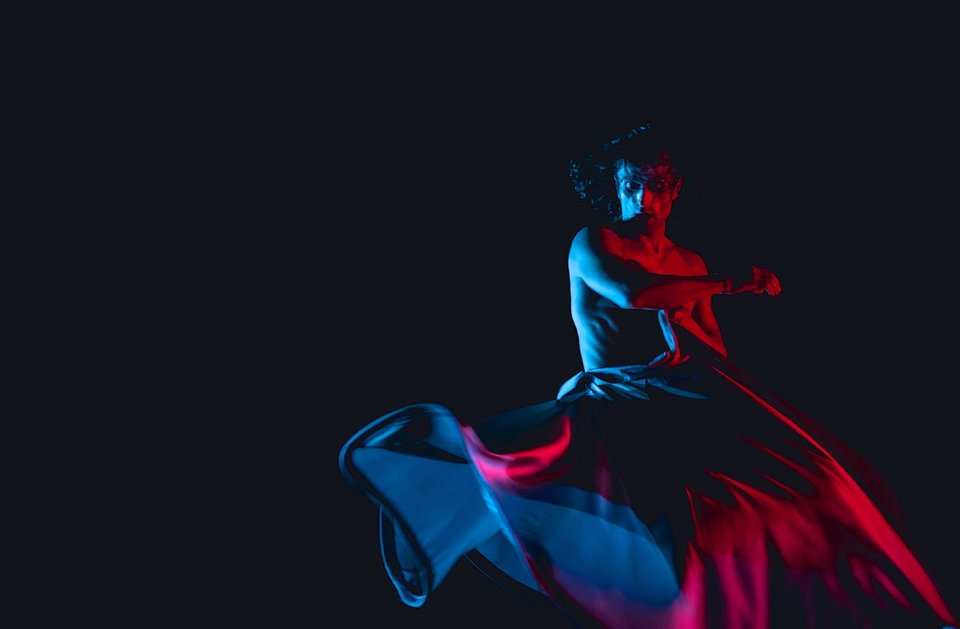 Ο περιστρεφόμενος Δερβίσης Azazi στην Αθήνα -Τον λατρεύουν οι φωτογράφοι [εικόνες&βίντεο]  | iefimerida.gr 1